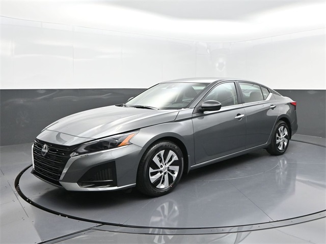 2025 Nissan Altima S photo 3