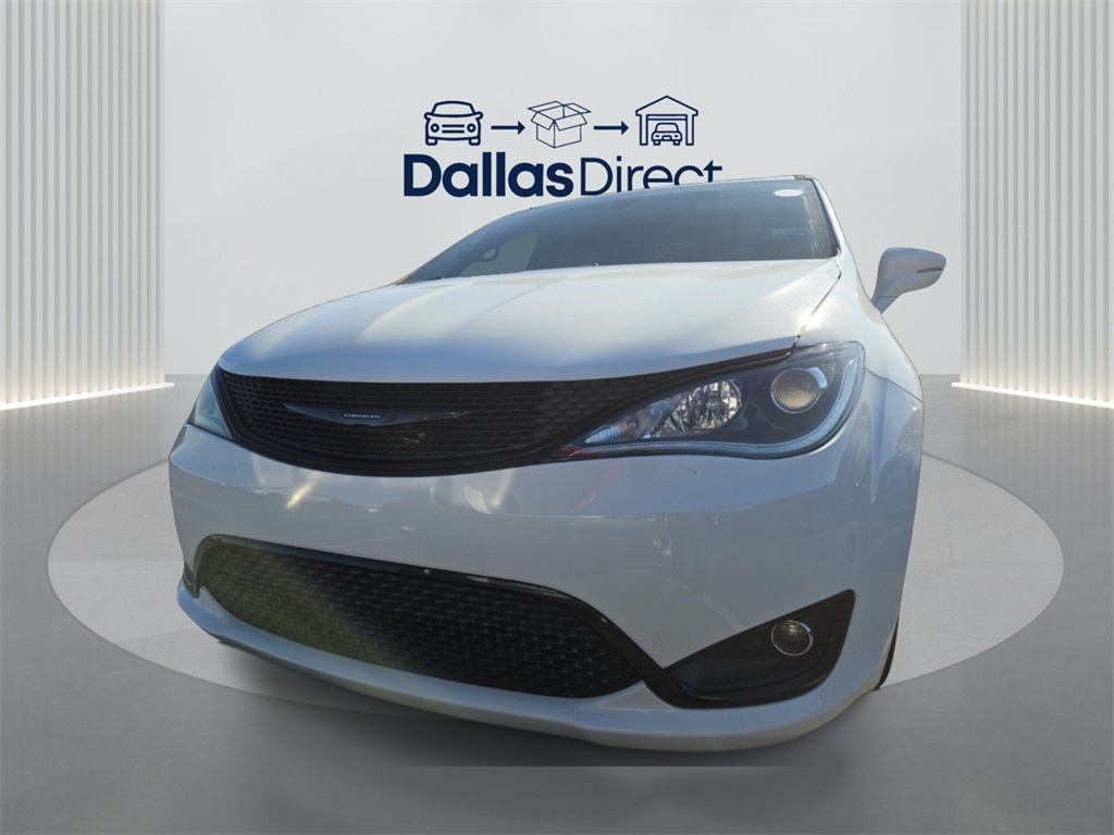 2018 Chrysler Pacifica Limited photo 3