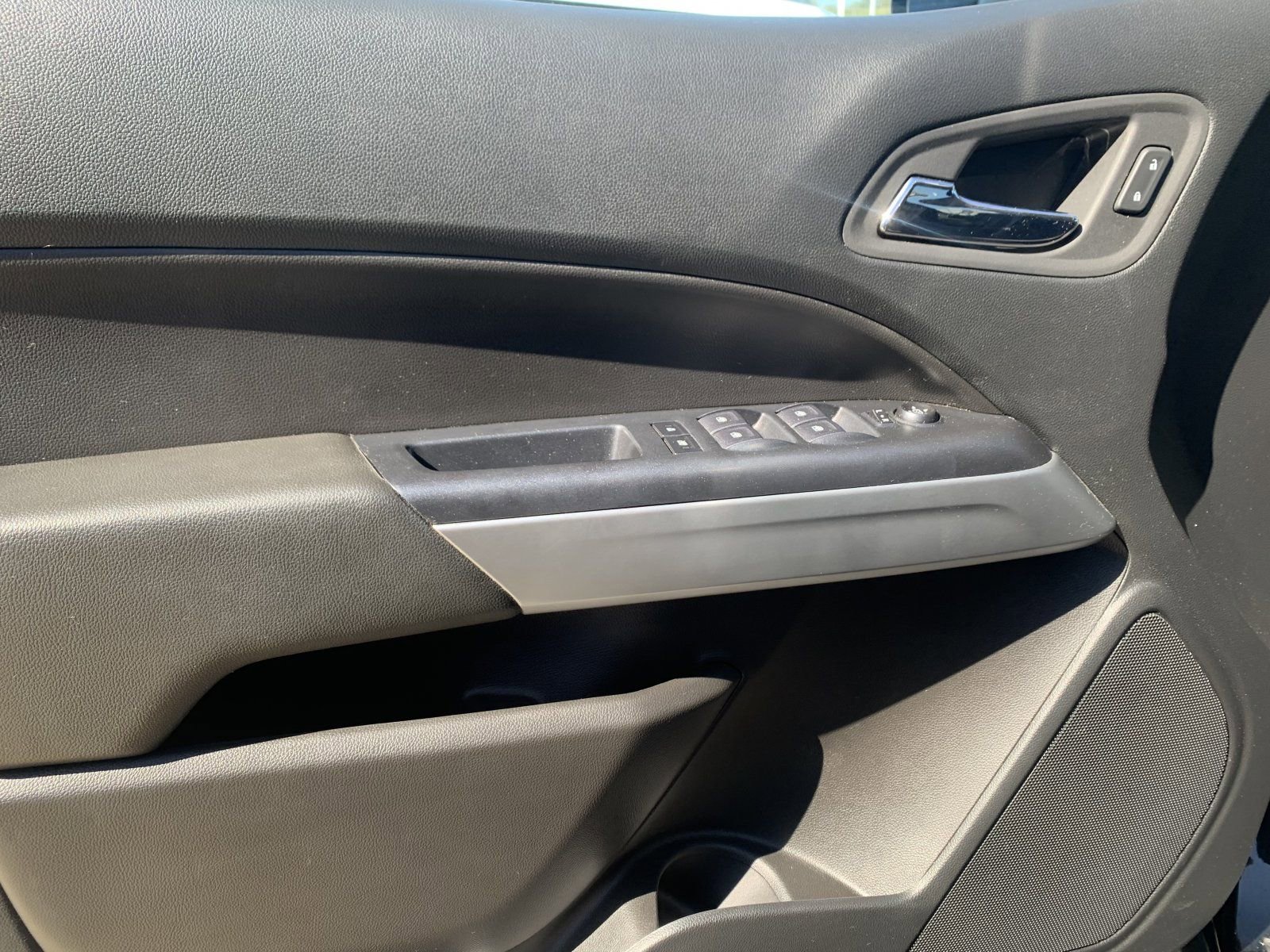 2022 Chevrolet Colorado LT photo 9