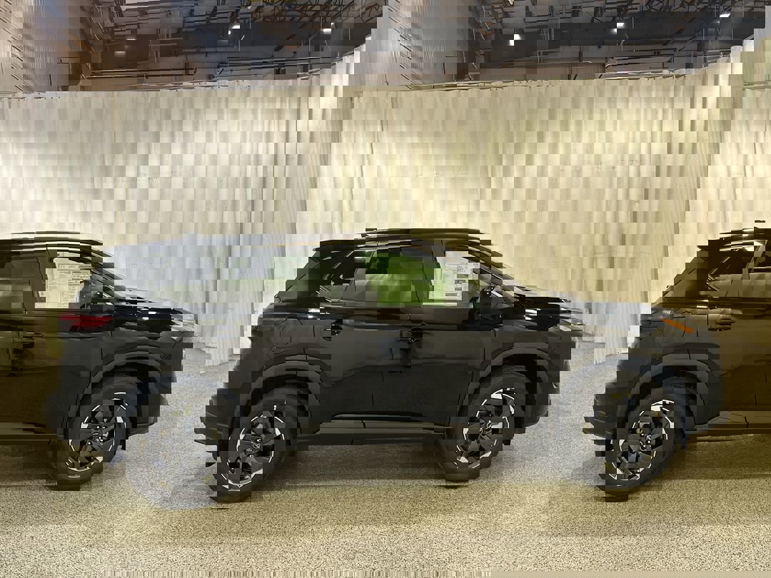 2026 Nissan Rogue SV photo 2