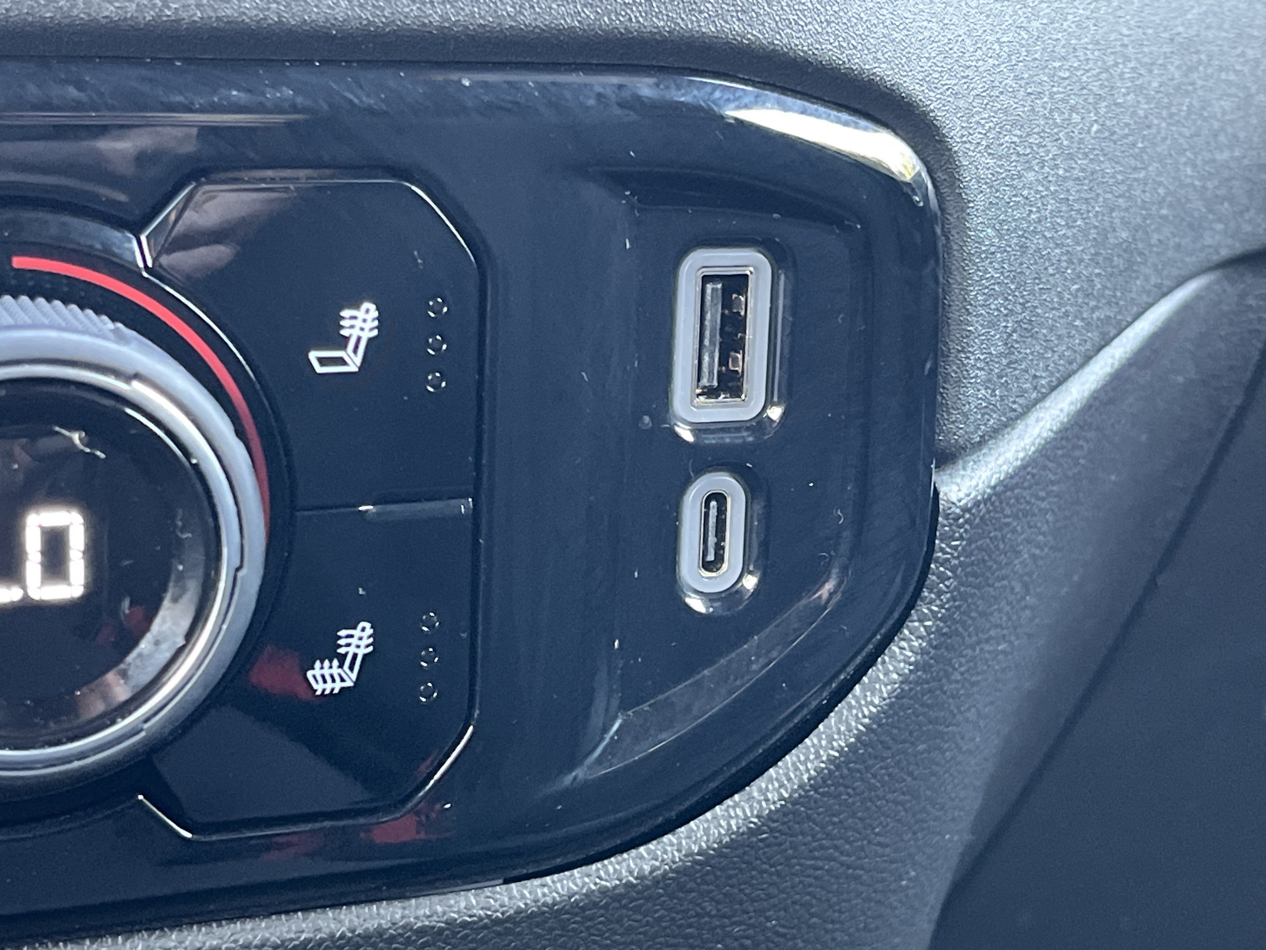 2025 Chevrolet Silverado 1500 LT photo 3