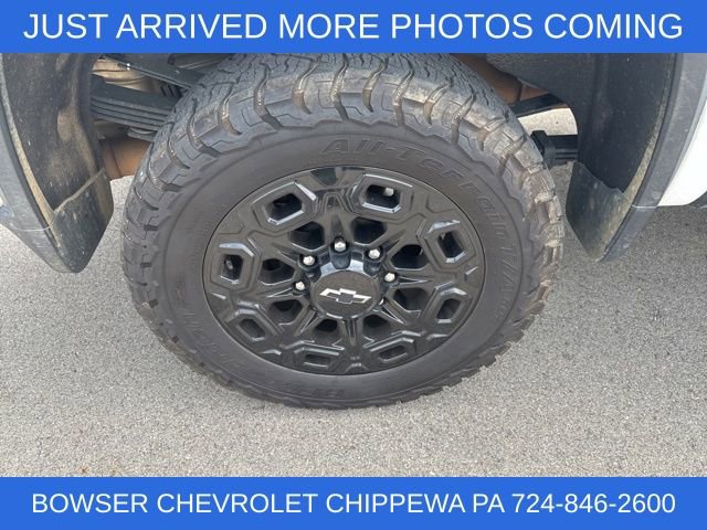 2024 Chevrolet Silverado 3500HD LT photo 4