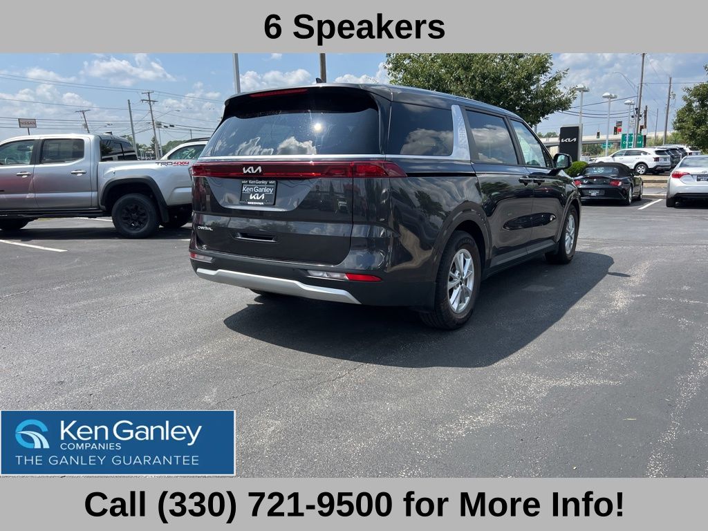 2024 Kia Carnival LX photo 3