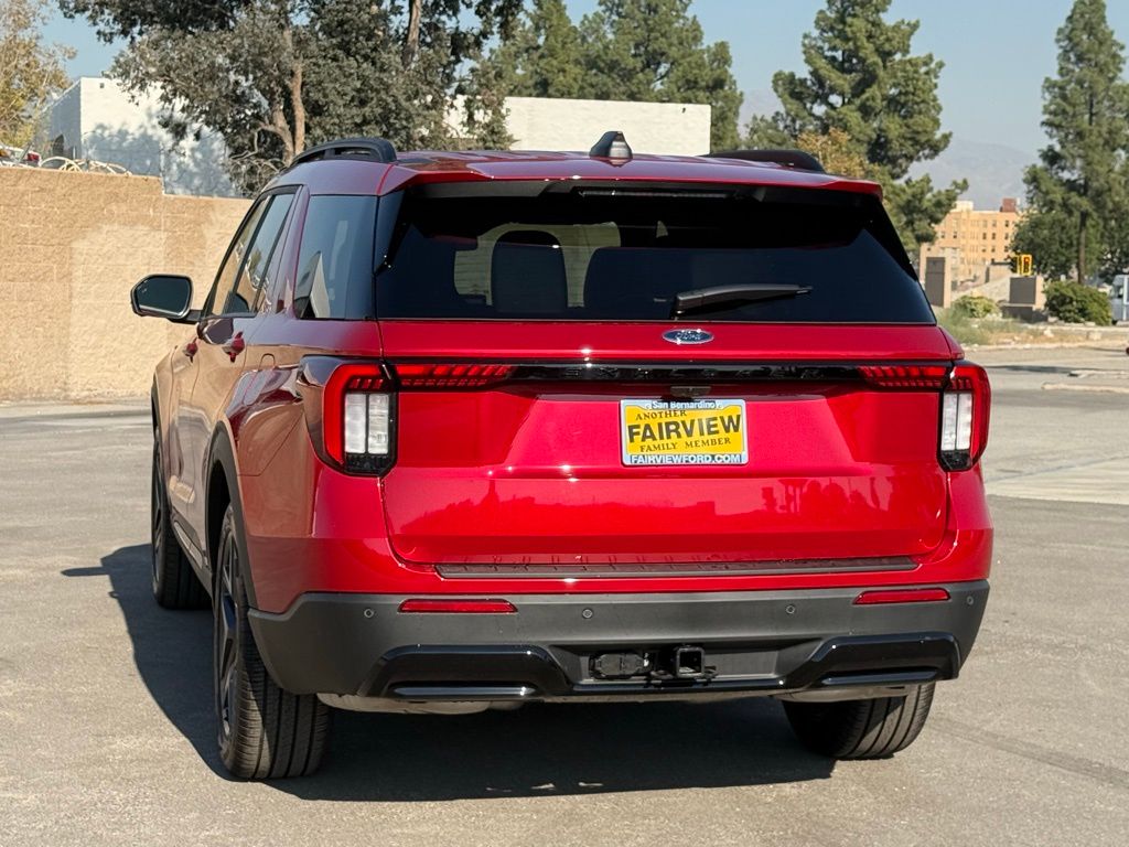 2025 Ford Explorer ST-Line photo 3
