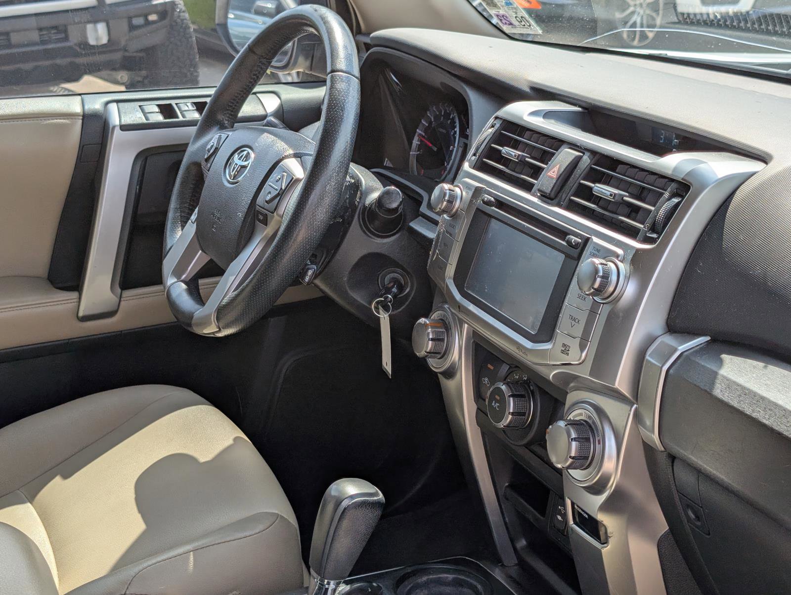 2015 Toyota 4Runner SR5 Premium photo 4