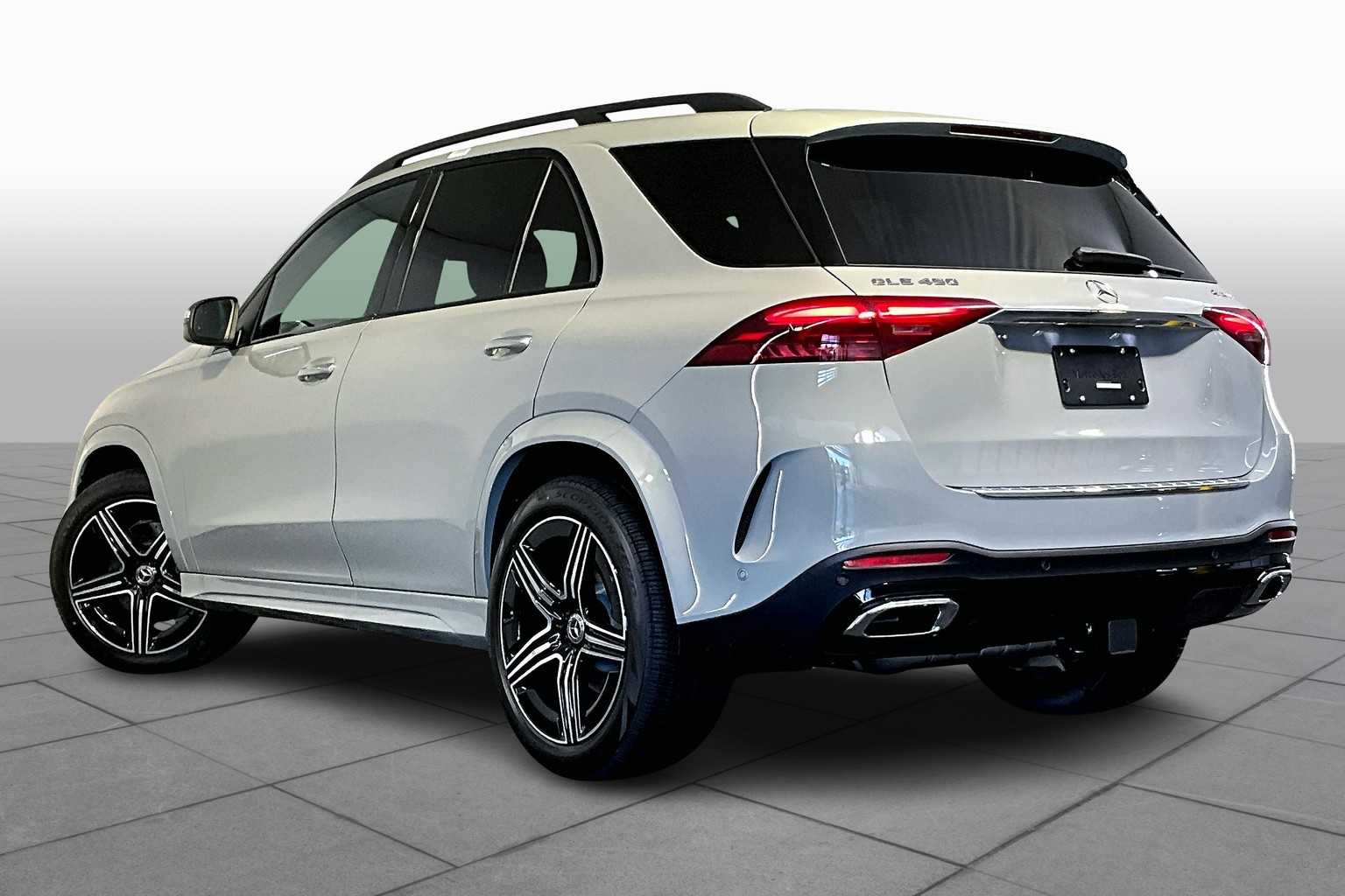 2025 Mercedes Benz GLE 450 4MATIC photo 3