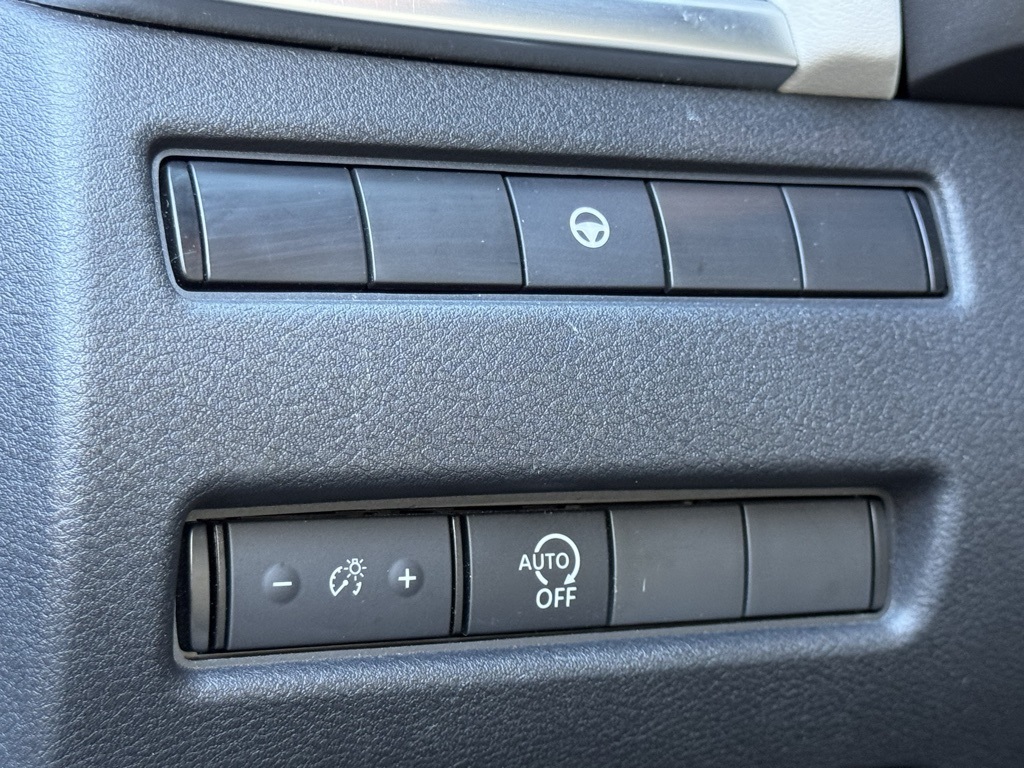 2023 Nissan Rogue SV photo 14