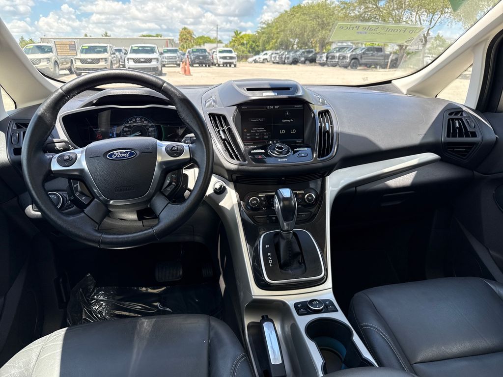2015 Ford C-Max Hybrid SEL photo 4