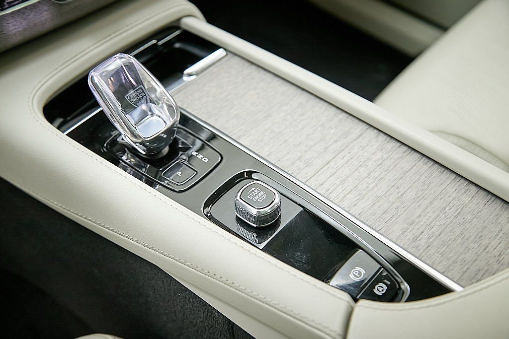 2024 VOLVO XC90 - Image 19