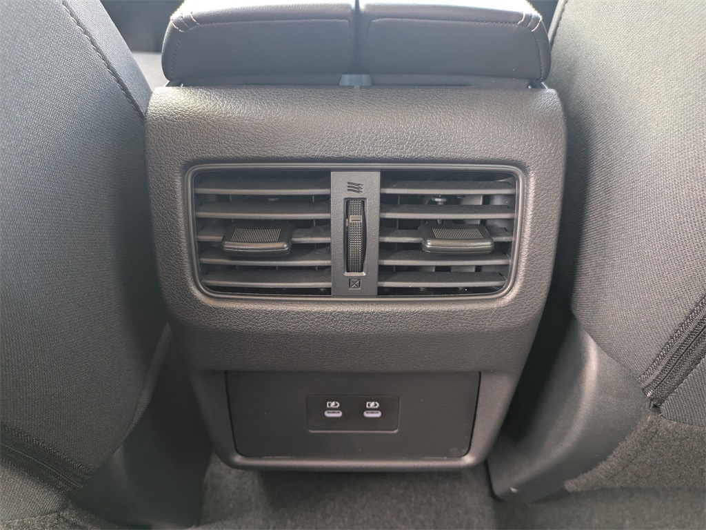 2025 Nissan Rogue SV photo 15
