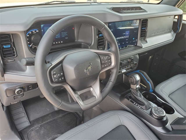 2024 Ford Bronco Black Diamond photo 12