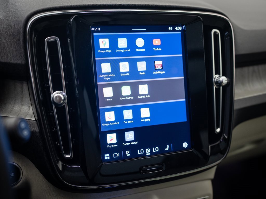 2024 Volvo XC40 Plus photo 26