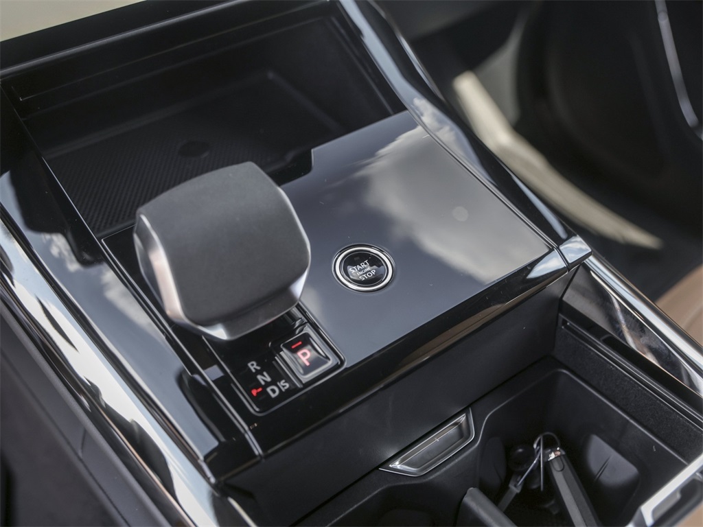 2025 Land Rover Range Rover Sport SE photo 19