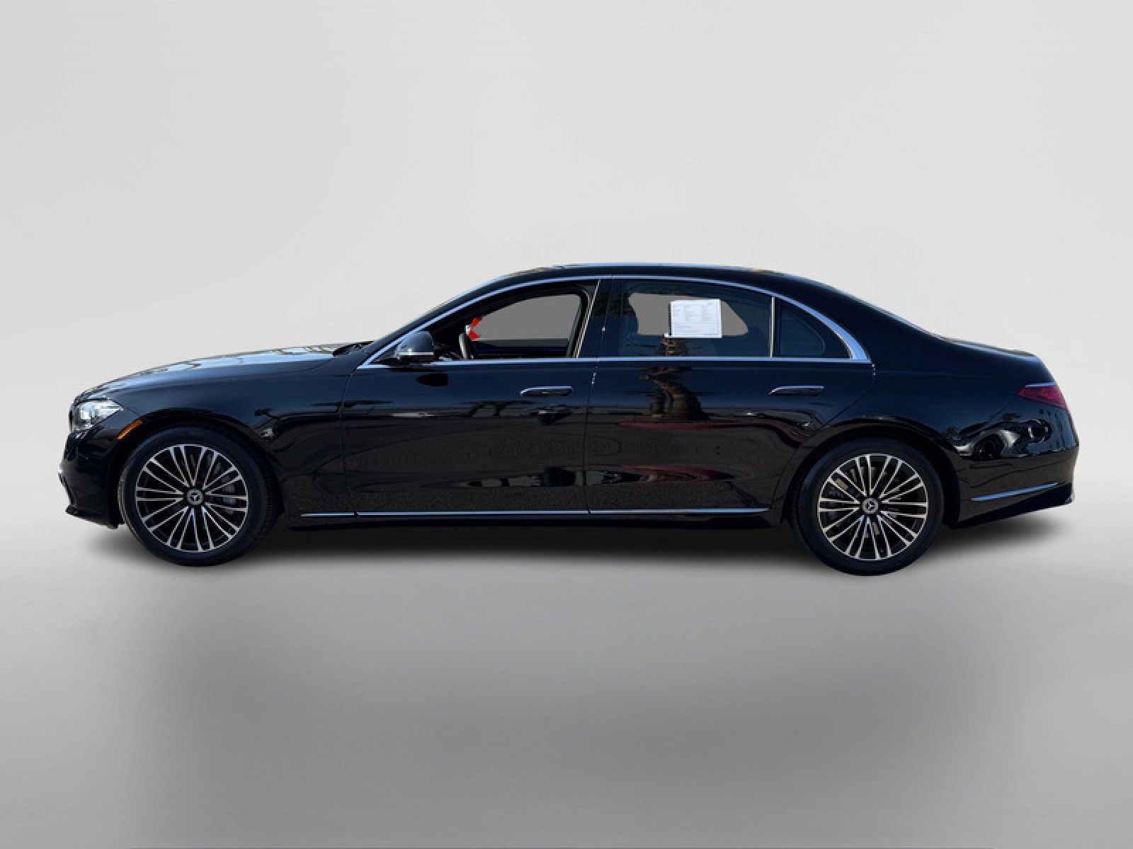 Certified Used 2025 Black Mercedes-Benz S 580 image 2