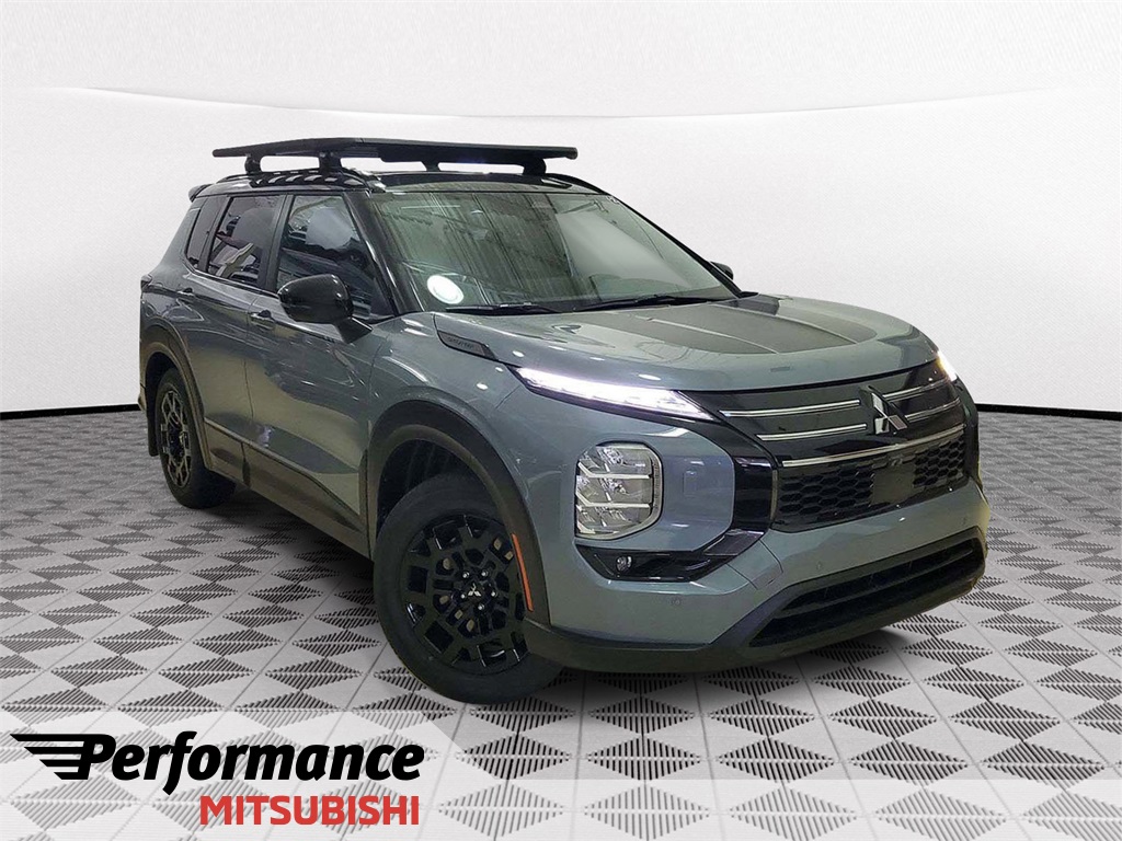 2025 Mitsubishi Outlander Trail Edition's photo