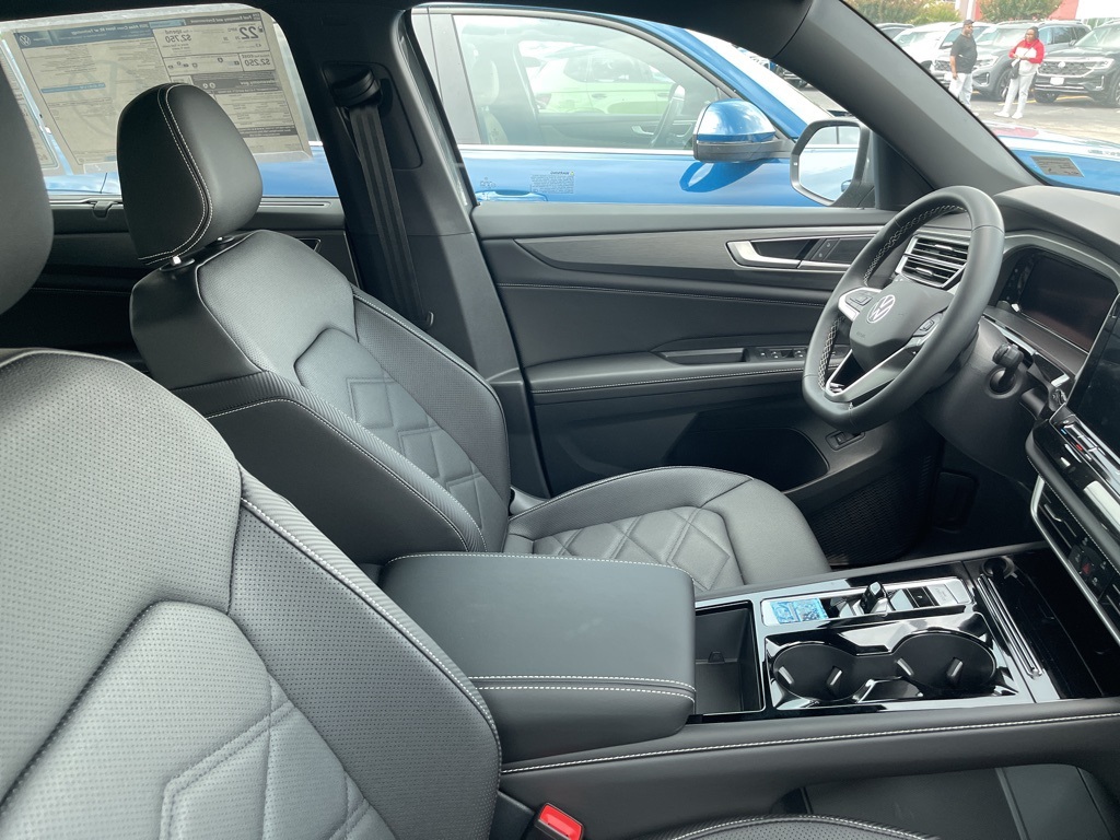 2026 Volkswagen Atlas Cross Sport SE Technology photo 3