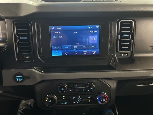 2022 Ford Bronco Black Diamond photo 12