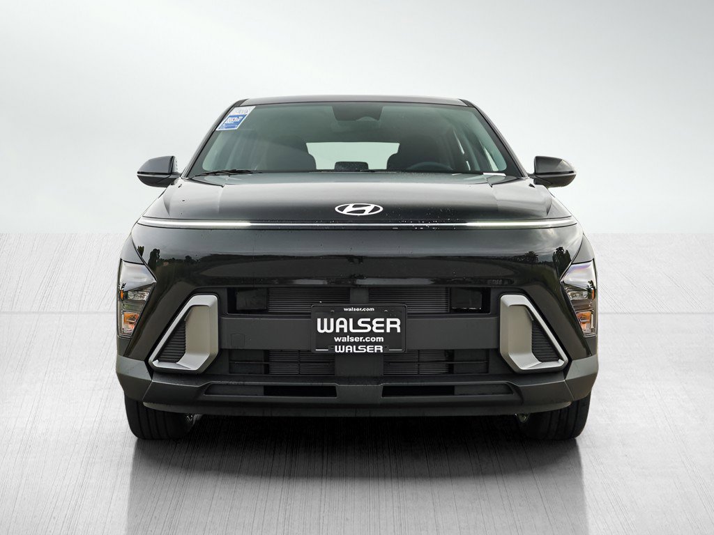 2026 Hyundai Kona SE photo 2