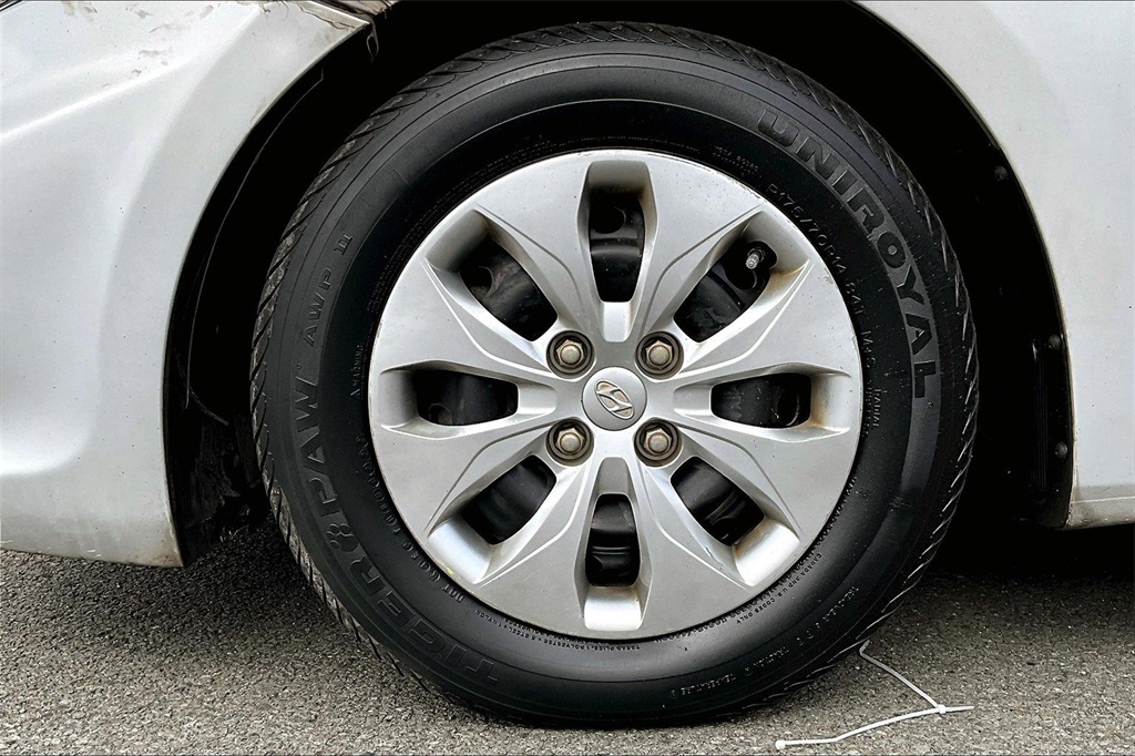 Image of Pre-Owned 2015 Hyundai Accent GLS