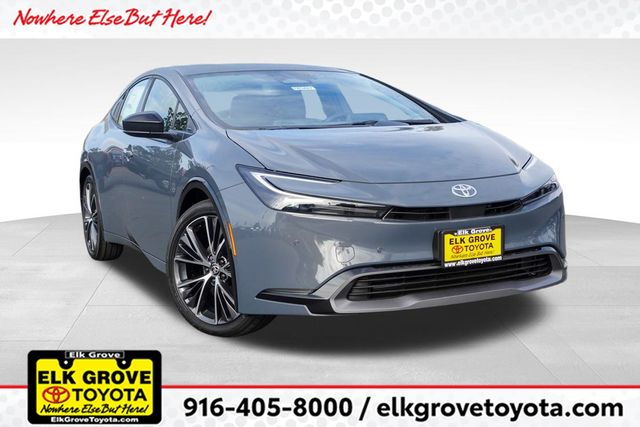 2026 Toyota Prius XLE's photo