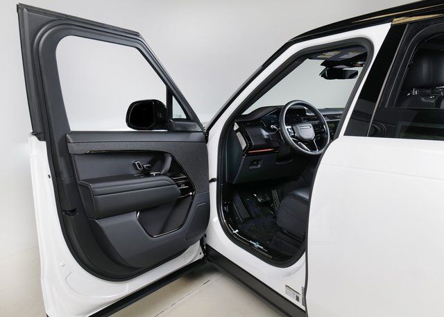 2025 Land Rover Range Rover Sport SE photo 20