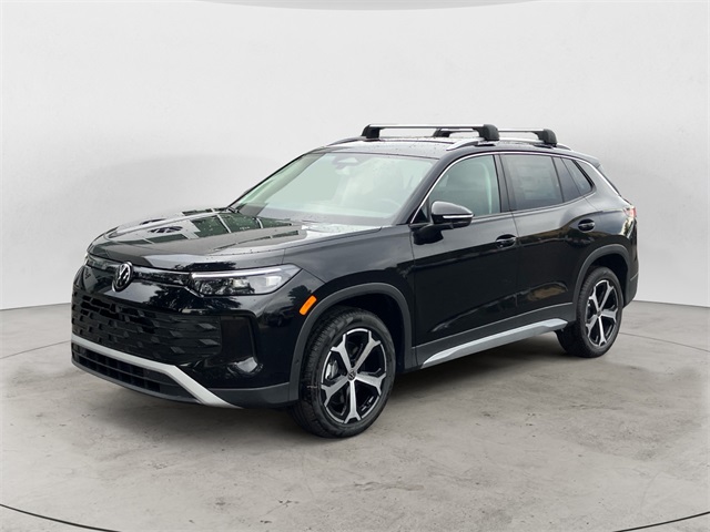 2025 Volkswagen Tiguan SE photo 2