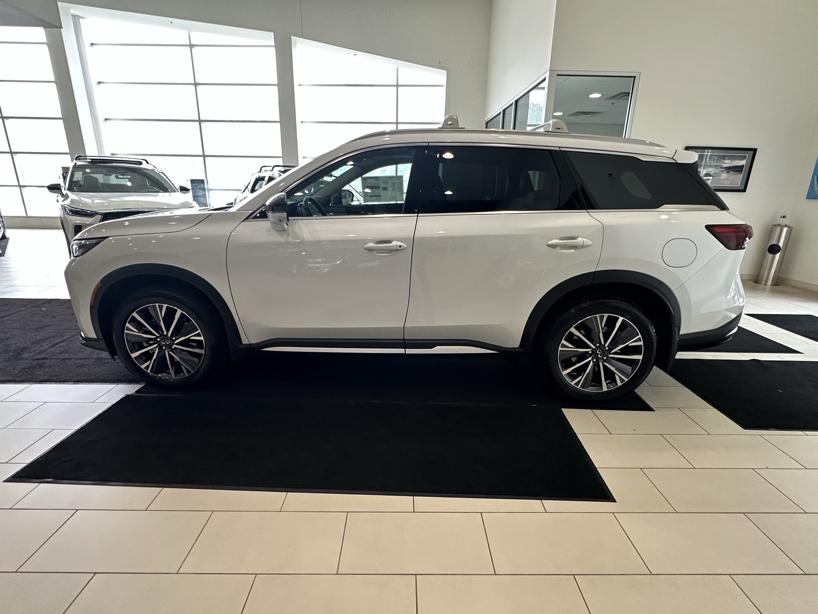 2026 Infiniti QX60 Luxe photo 4