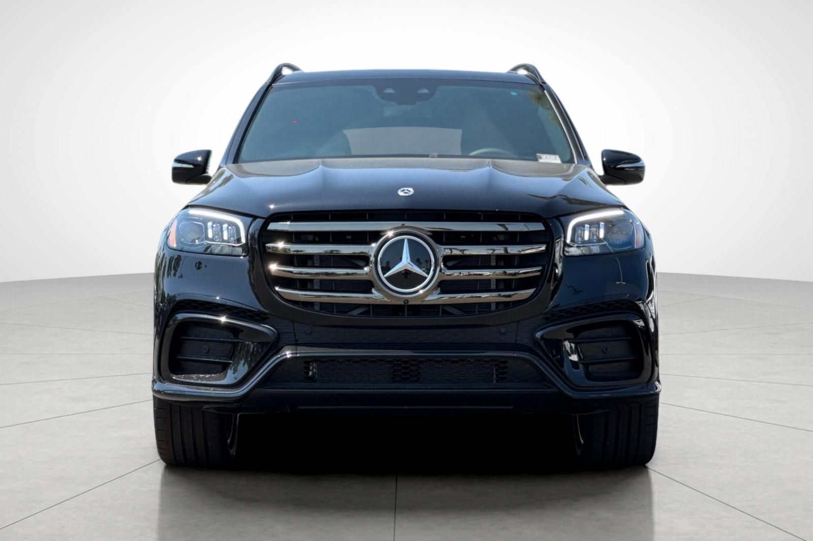 2025 Mercedes Benz GLS 580 4MATIC photo 7
