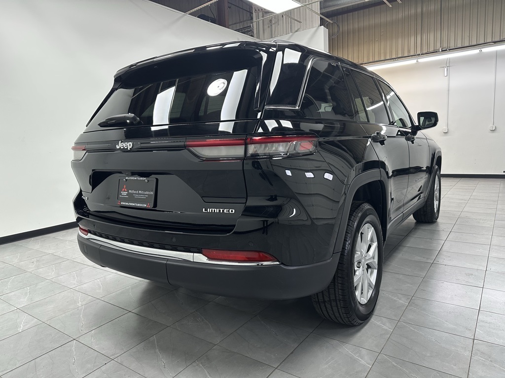 2024 Jeep Grand Cherokee Limited photo 4