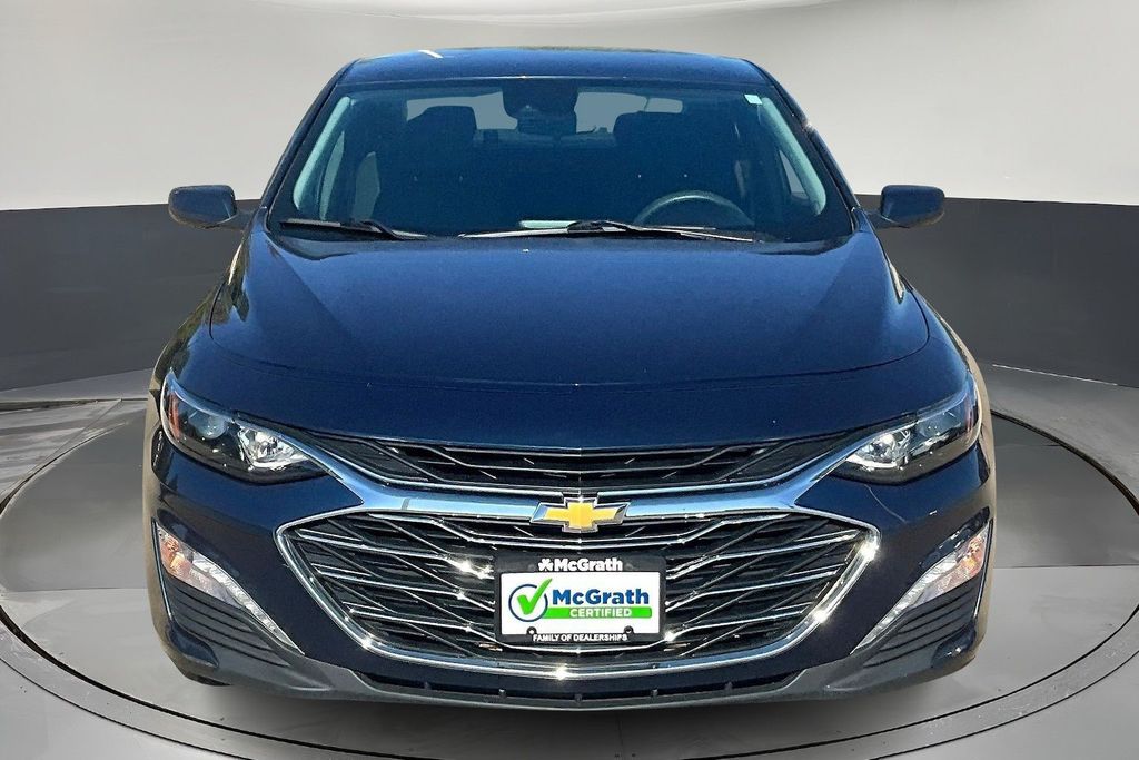2022 Chevrolet Malibu 1LT photo 2