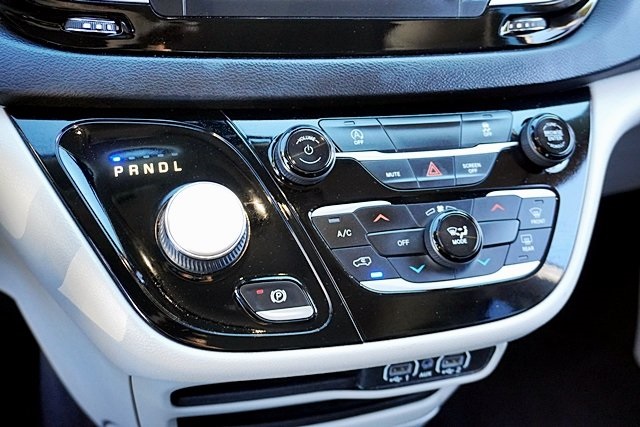 Certified Used 2022 White Chrysler LX image 26