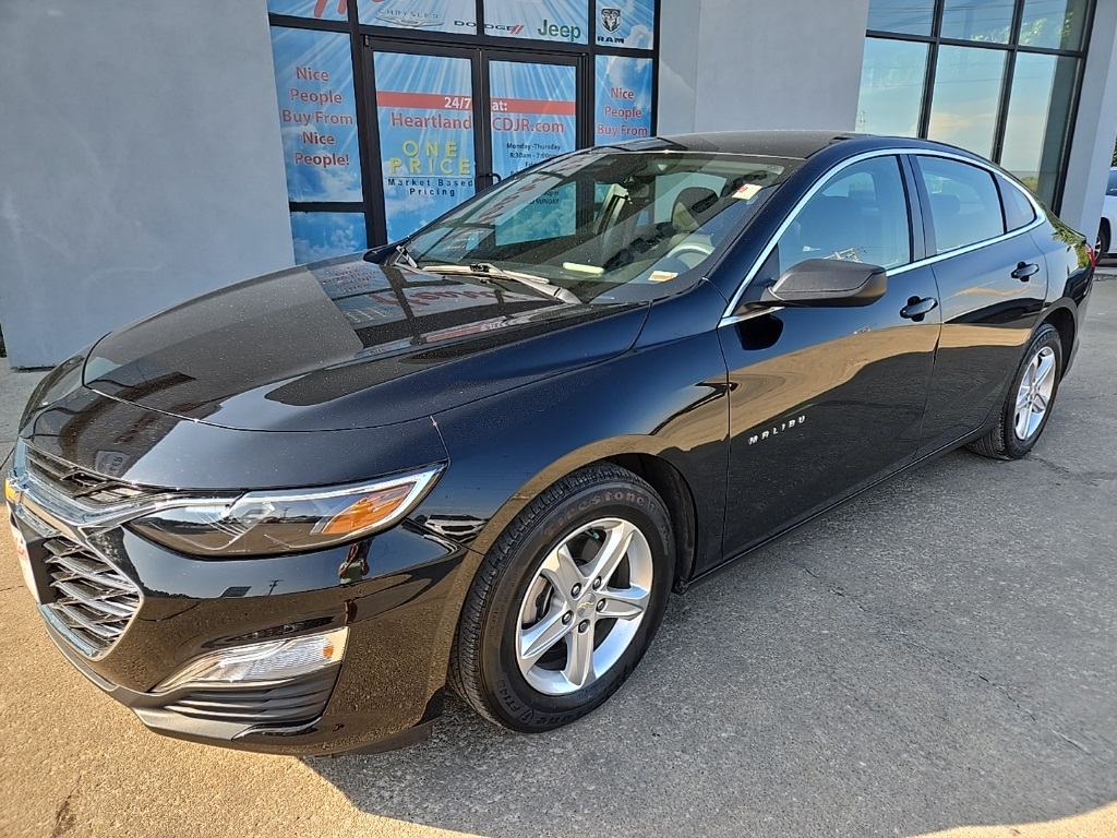 Used 2022 Chevrolet Malibu 1LS with VIN 1G1ZB5ST3NF209042 for sale in Kansas City