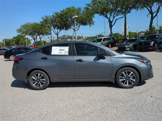 2025 Nissan Versa S photo 4