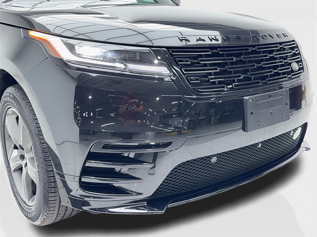 2025 Land Rover Range Rover Velar SE photo 2