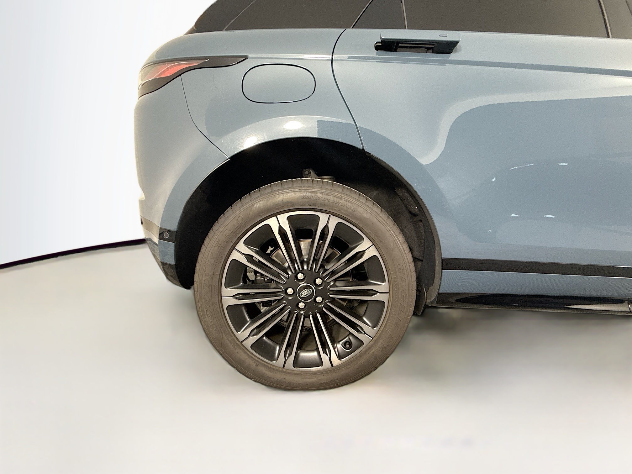 2026 Land Rover Range Rover Evoque Dynamic SE photo 8
