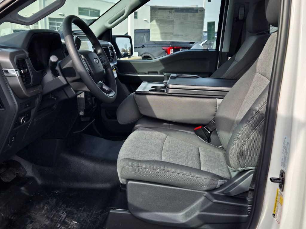 2025 Ford F-150 XL photo 13