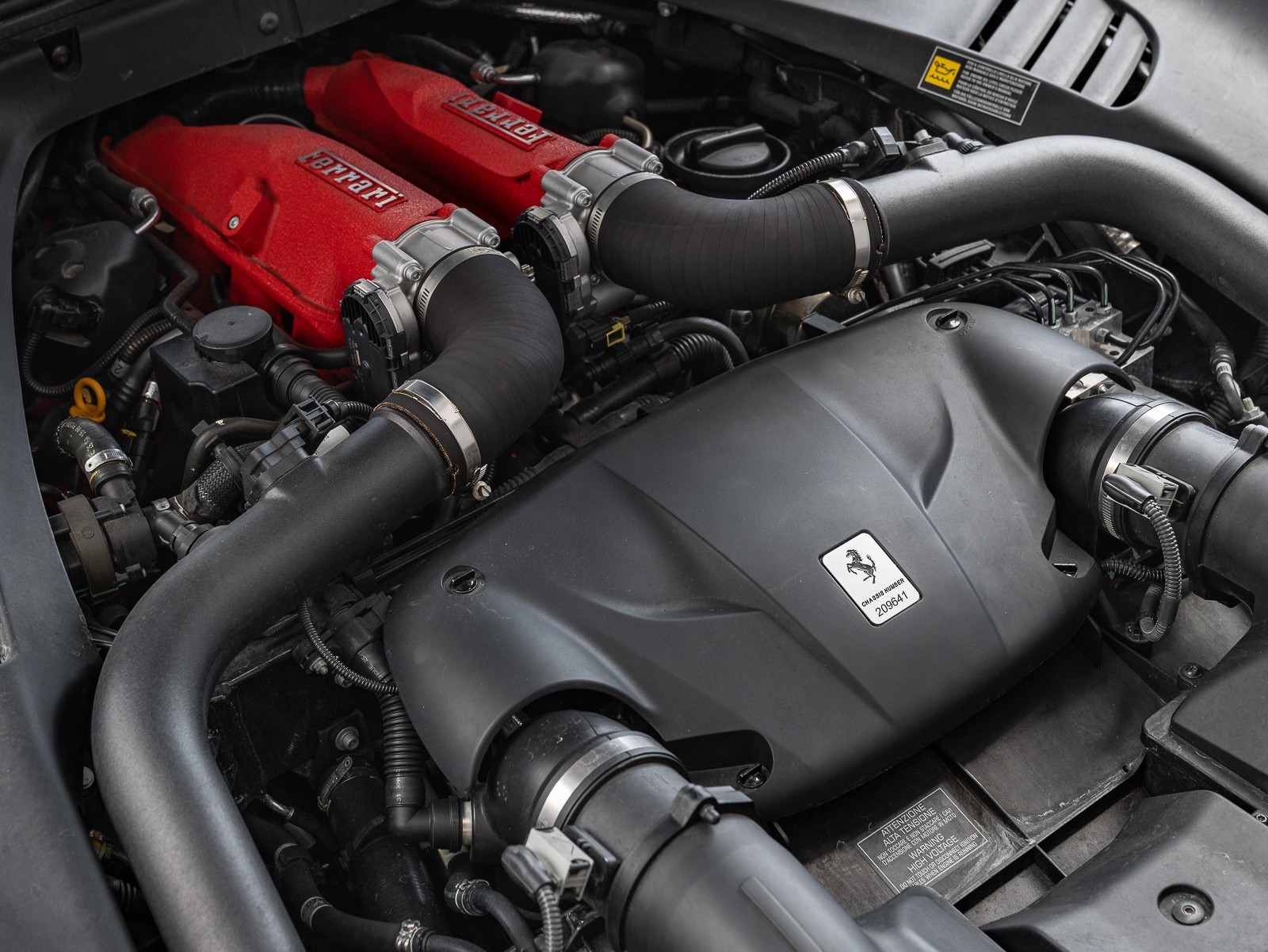 2015 Ferrari California T photo 15