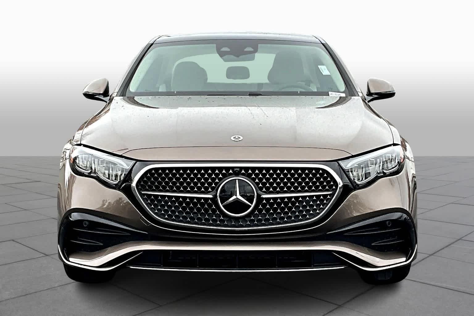 2025 Mercedes Benz E 350 4MATIC photo 3