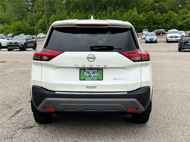 2022 Nissan Rogue SV photo 5