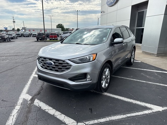 2024 Ford Edge Titanium photo 2