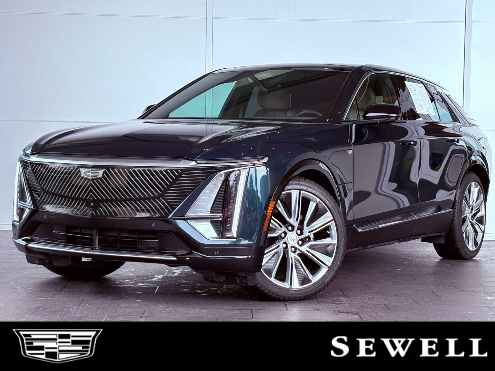 2024 Cadillac LYRIQ Luxury 3