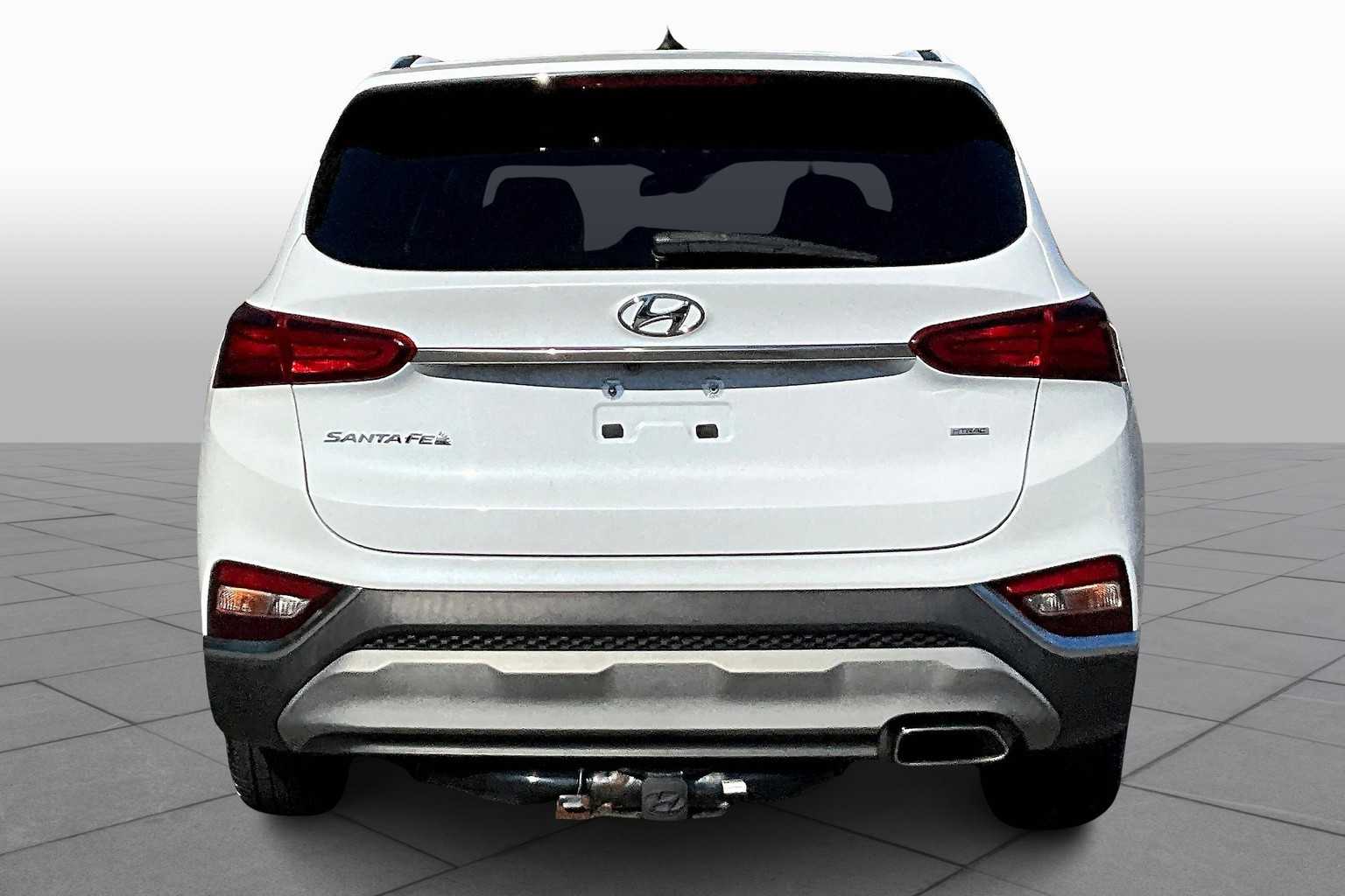 2020 Hyundai Santa Fe SE photo 4