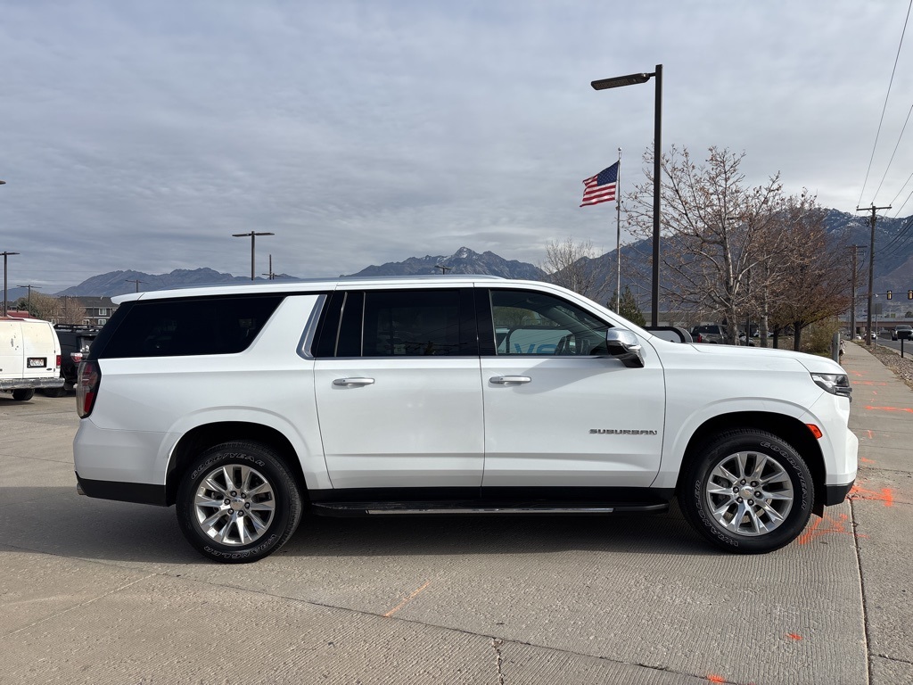2023 Chevrolet Suburban Premier photo 3