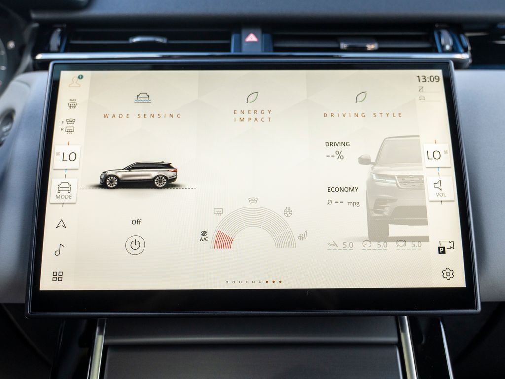 2026 Land Rover Range Rover Velar S photo 21