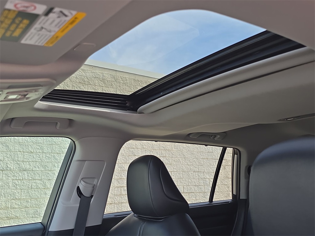 2023 Toyota Highlander XLE photo 14