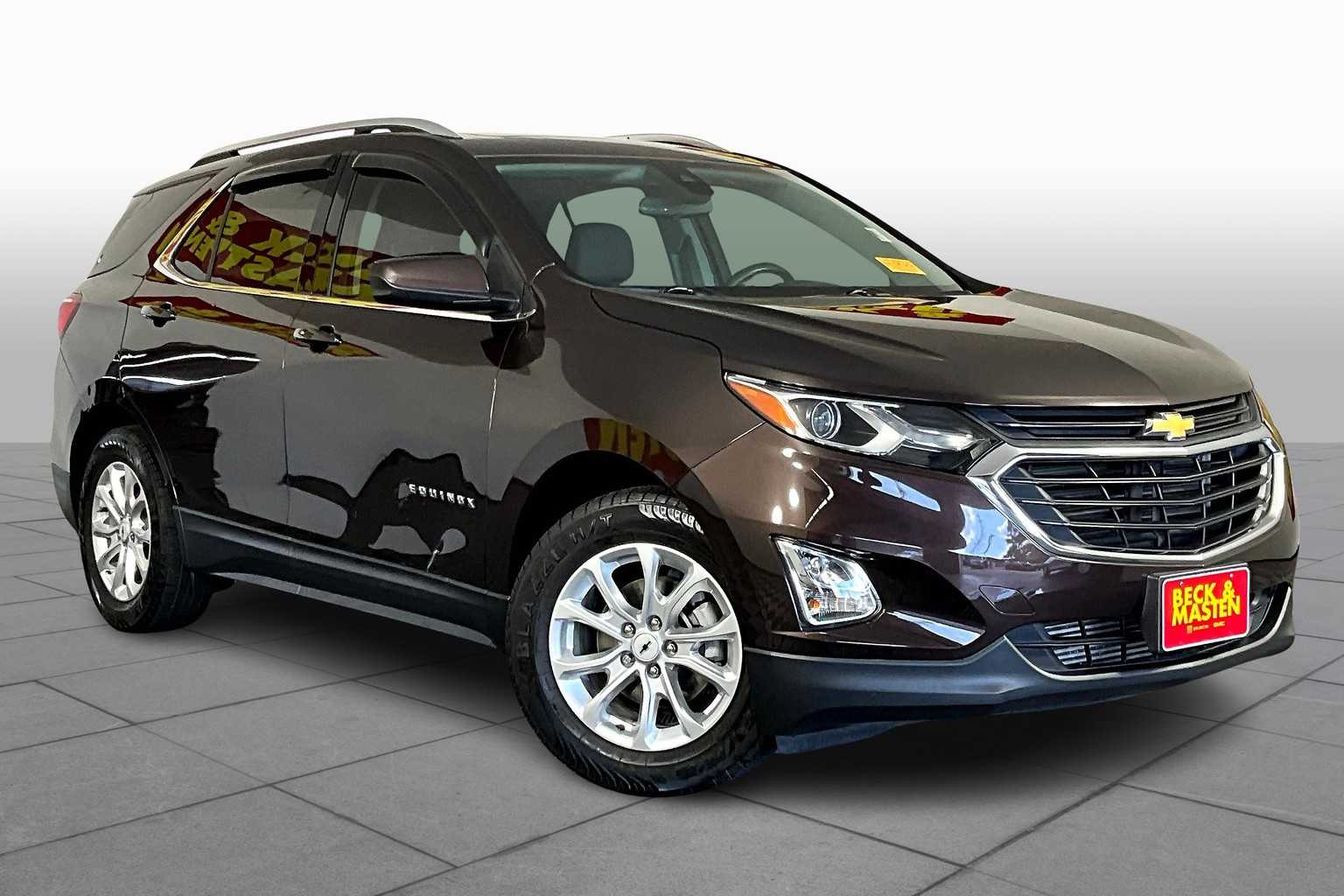 2020 Chevrolet Equinox LT photo 2