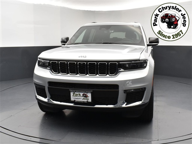 2025 Jeep Grand Cherokee Limited photo 2