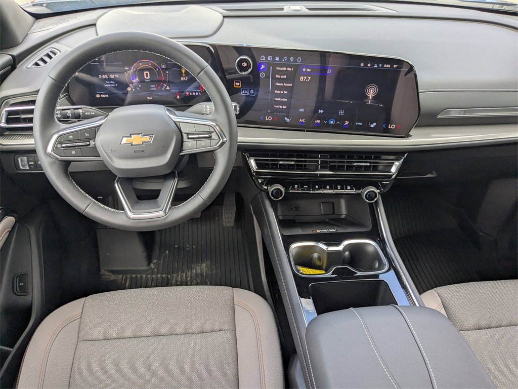 2026 Chevrolet Traverse L photo 12
