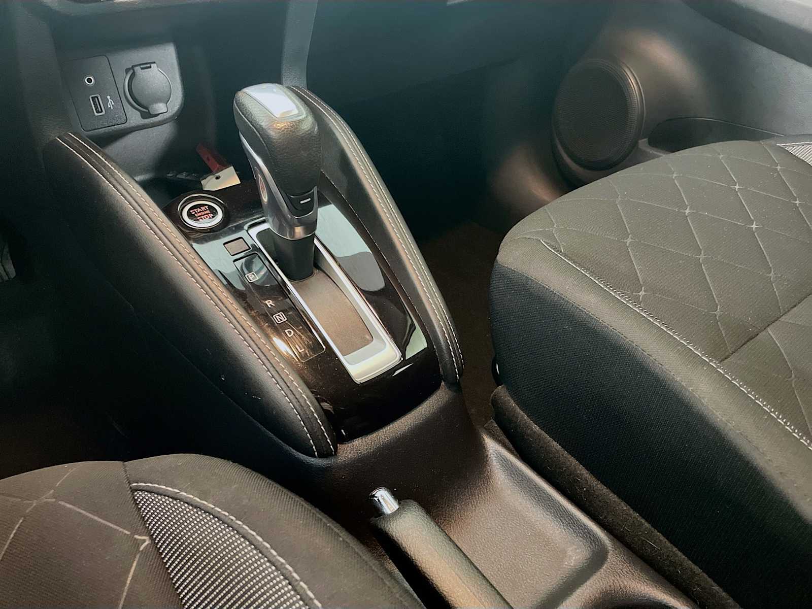2020 Nissan Kicks SV photo 11