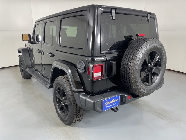 2021 Jeep Wrangler Unlimited Sahara Altitude photo 4
